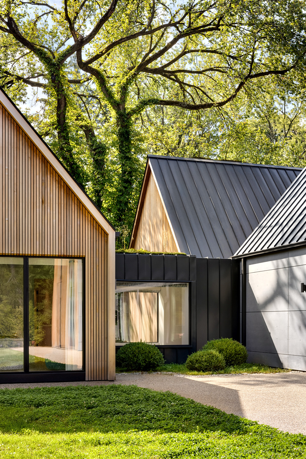 Iannuzzi Studio PLLC gabled-roof rural farmsteads architecture red award winner